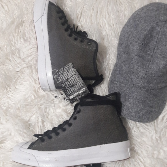 Shoes - Picture 2 of 5